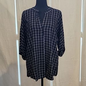 Takara, Black and White, 3 Quarter Inch Sleeves, V-Neck Blouse with Keyh…